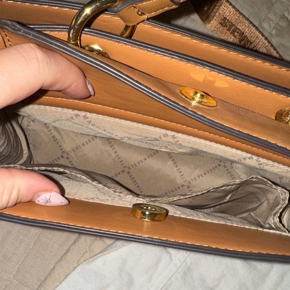 Steve Madden Brown Shoulder Bag with Pouch - Picture 3 of 7